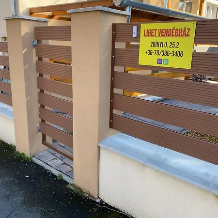Liget Vendeghaz 아파트 *